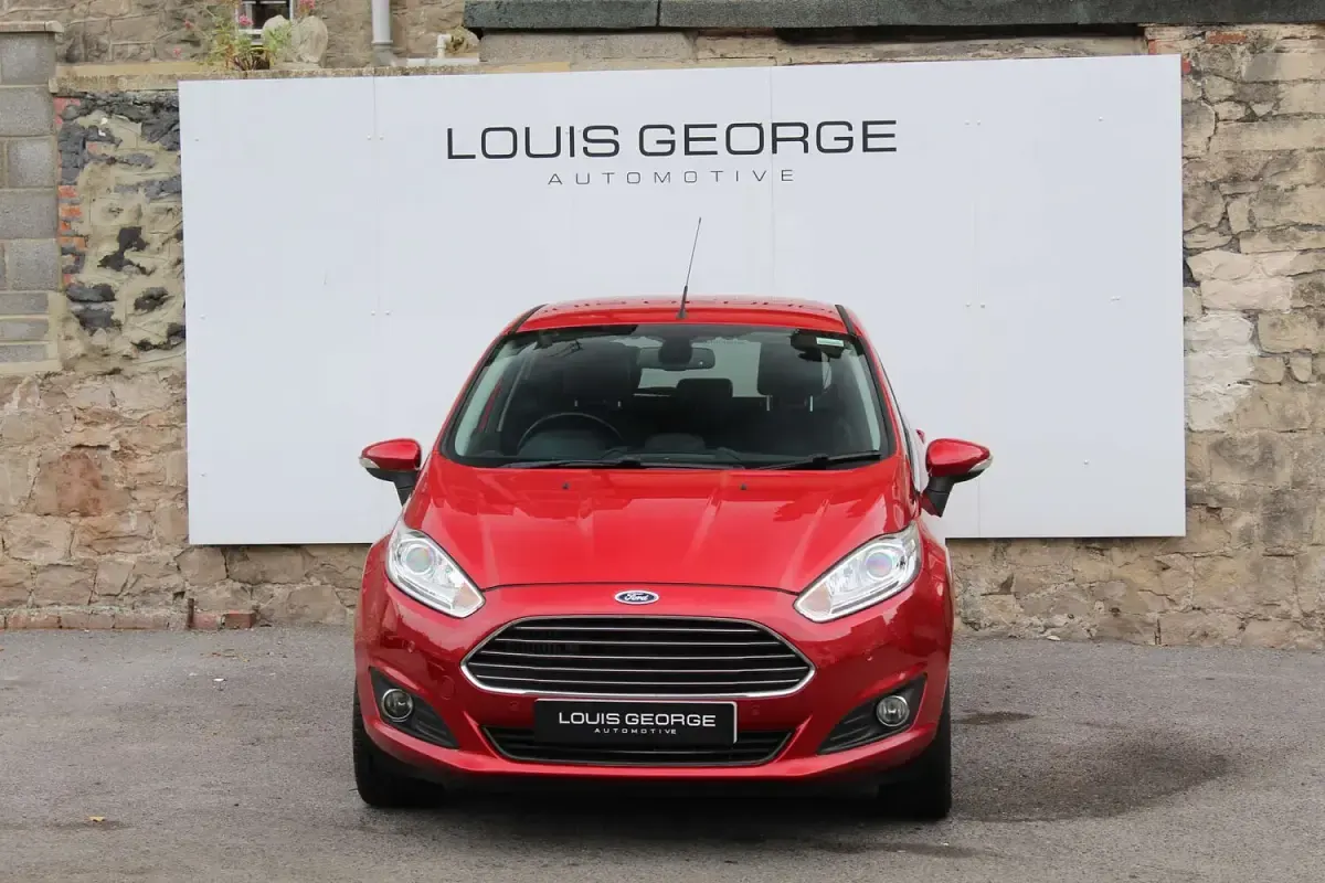 Used Ford Fiesta Titanium X 100 HP (73 kW) 2017 Red Hatchback