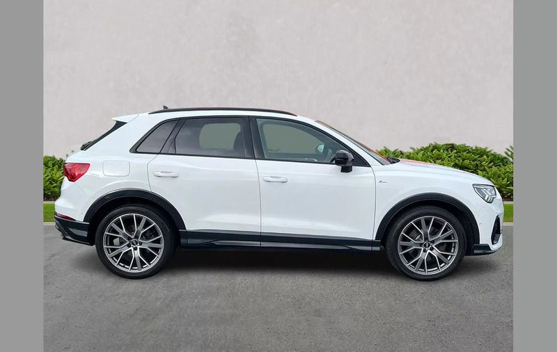 Used Audi Q3 Advanced 188 HP (138 kW) 2019 White SUV