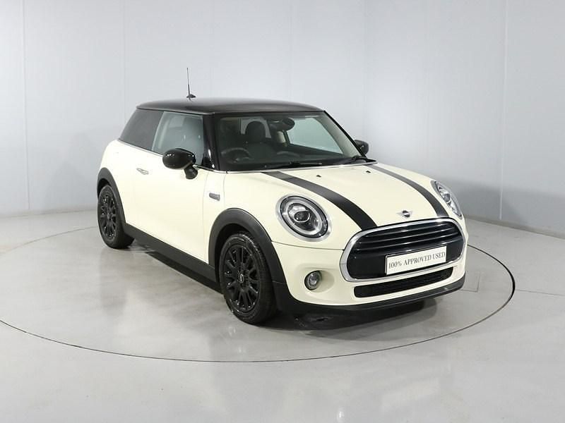 Used Mini Cooper Classic 134 HP (98 kW) 2020 White Hatchback