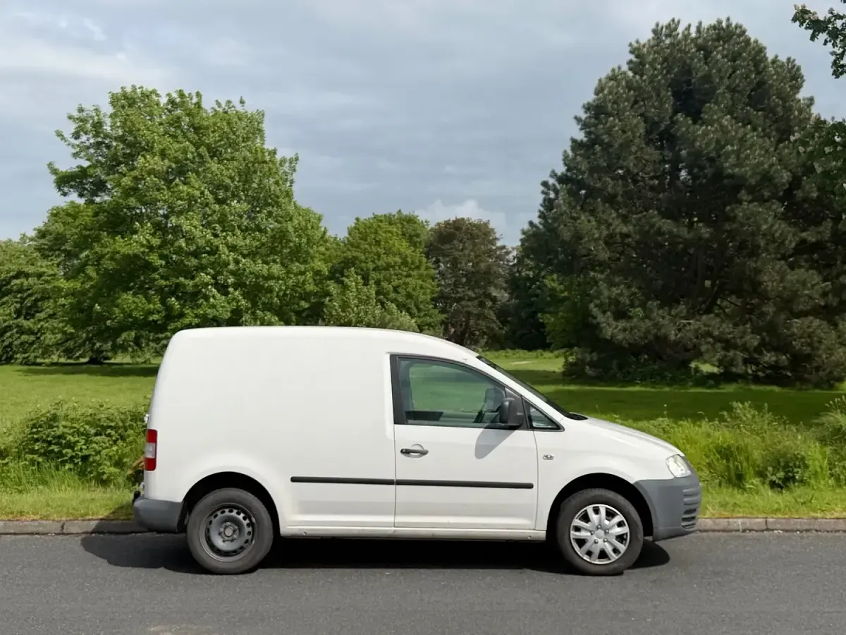 Used VW Caddy 104 HP (76 kW) 2008 White MPV