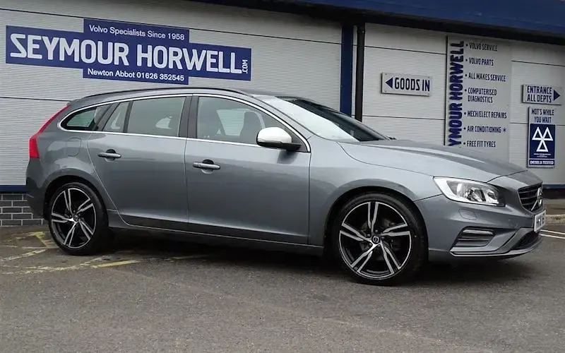 Used Volvo V60 R-Design 150 HP (110 kW) 2017 Estate