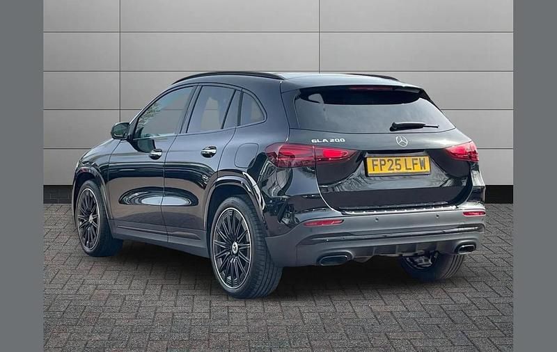 Used Mercedes GLA200 AMG Line Premium Plus 161 HP (118 kW) 2025 Black SUV