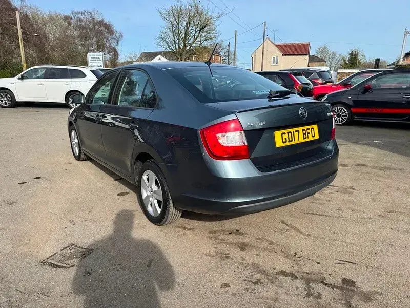 Used Skoda Rapid SE 125 HP (91 kW) 2017 Grey Hatchback