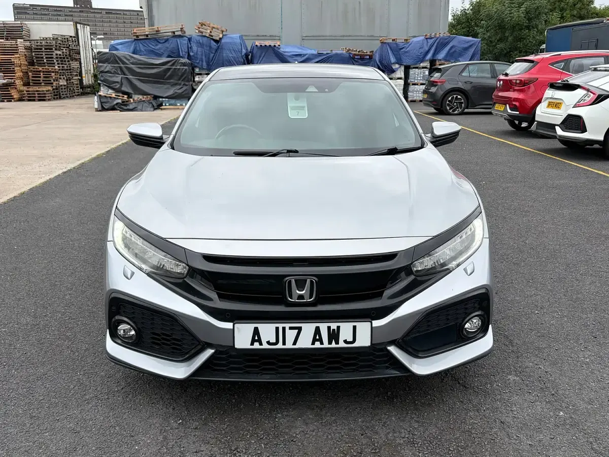 Used Honda Civic EX 126 HP (92 kW) 2018 Silver Hatchback