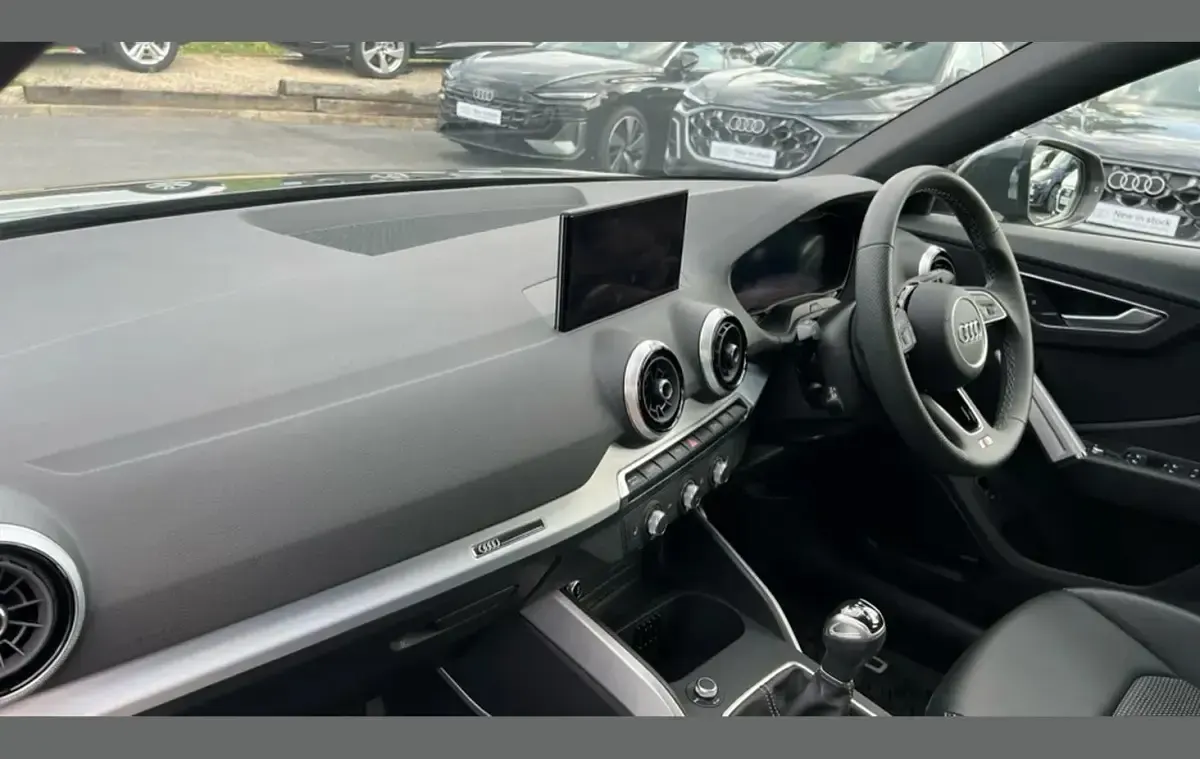 Used Audi Q2 S-Line 147 HP (108 kW) 2023 Grey SUV