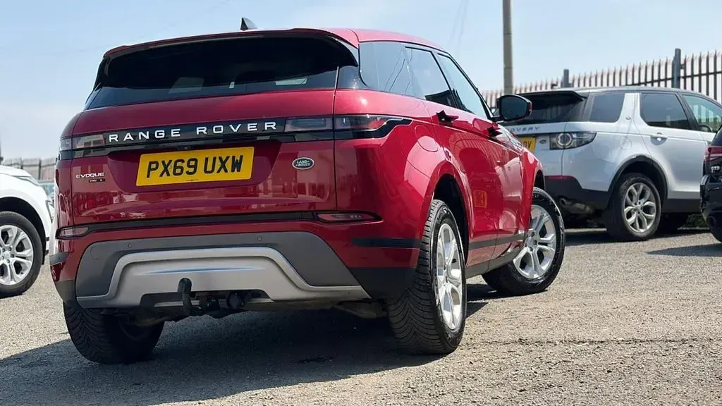 Used Land Rover Range Rover evoque S 180 HP (132 kW) 2019 Red SUV