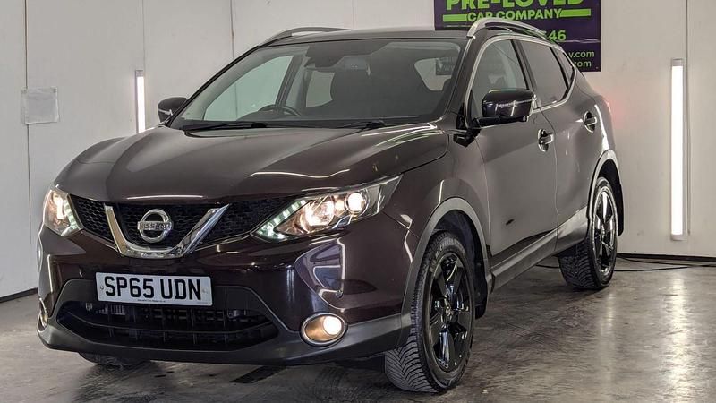 Black Used 2015 Nissan Qashqai N-TEC SUV | £5,900 (Expensive) - Image 1/4