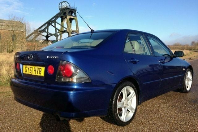 Used Lexus IS200 153 HP (112 kW) 2002 Sedan