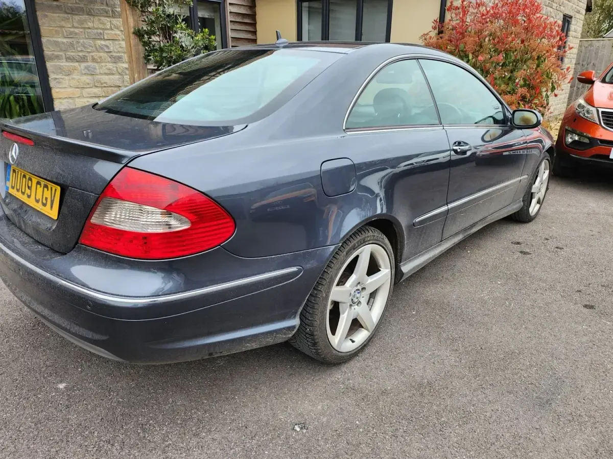 Używany Mercedes CLK280 2009 Szary Coupe