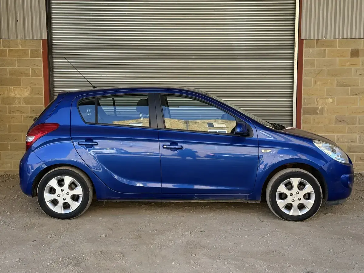 Used Hyundai i20 Comfort 2011 Blue Hatchback