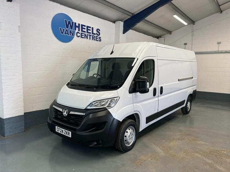 White Used 2024 Vauxhall Movano S Van | £18,797 (Fair price) - Image 1/4