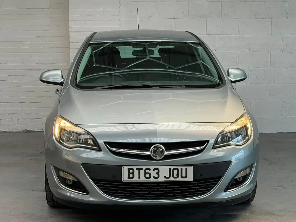 Used Vauxhall Astra SRi 2013 Silver Hatchback