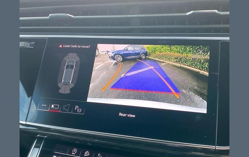 Used Audi Q7 Black Edition 334 HP (245 kW) 2022 White SUV