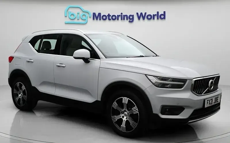 Begagnad Volvo XC40 Inscription 163 HK (119 kW) 2021 SUV