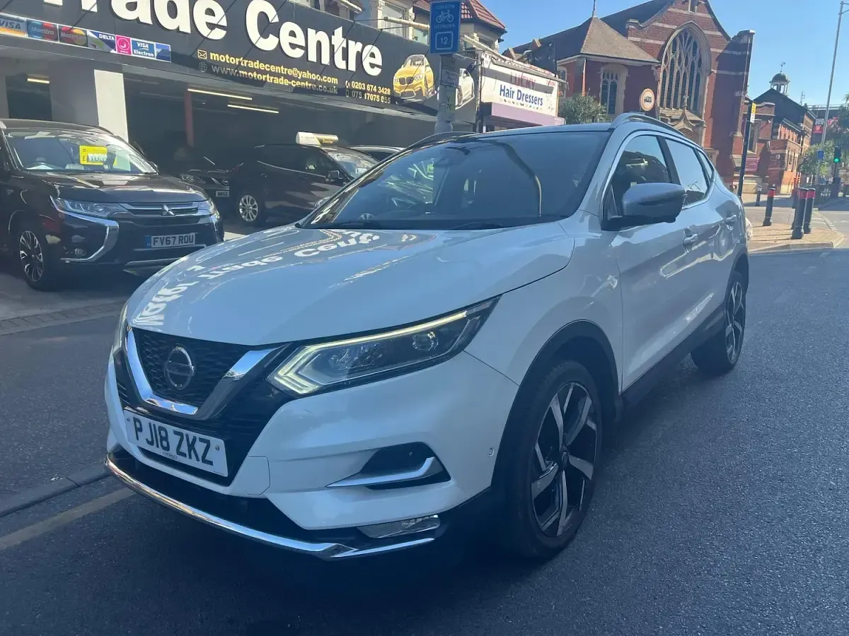 Used Nissan Qashqai S 2018 White SUV