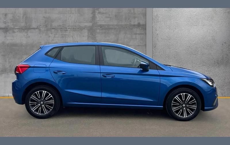 Used Seat Ibiza SE Technology 95 HP (69 kW) 2024 Blue Hatchback