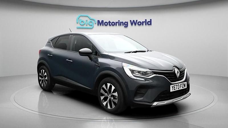 Second-hand Renault Captur Evolution 145 CP (106 kW) 2023 Albastru SUV