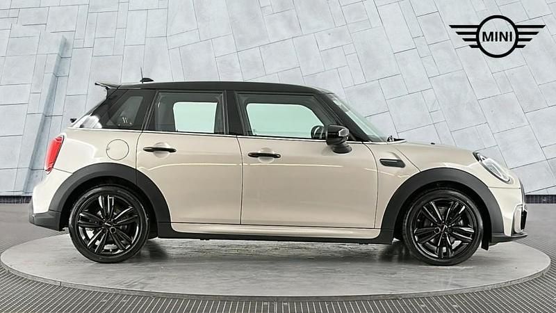 Usado Mini Cooper Hatch 134 HP (98 kW) 2021 Cinzento Citadino