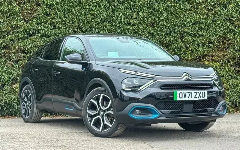 Second-hand Citroën e-C4 Shine 100 kW (136 CP) 2023 Hatchback