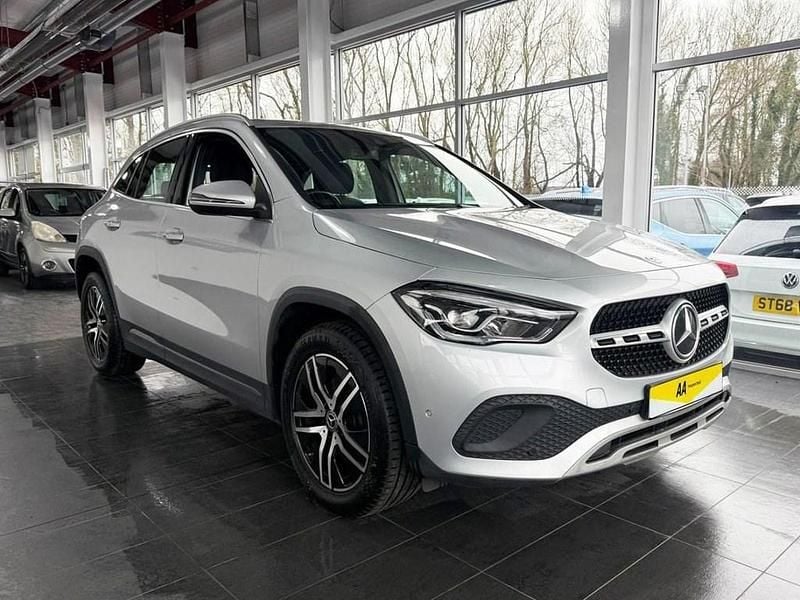 Used Mercedes GLA200 Executive 163 HP (119 kW) 2021 Silver SUV