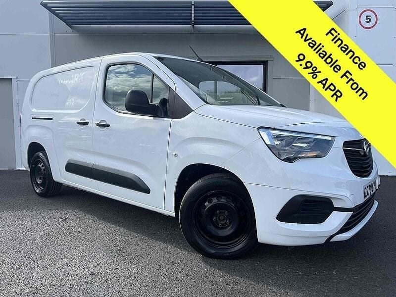 White Used 2020 Vauxhall Combo Sportive MPV | £8,100 (Fair price) - Image 1/3