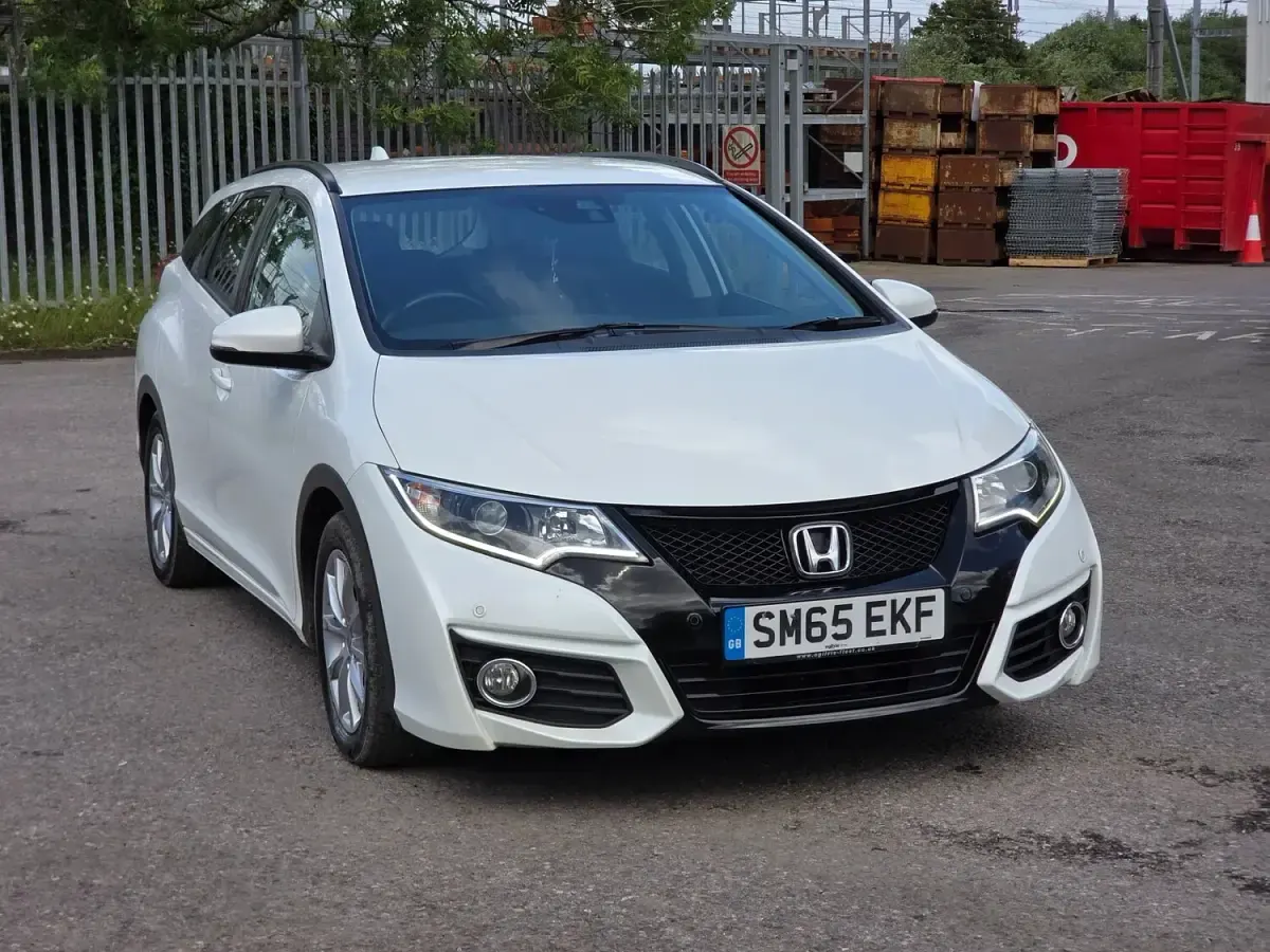 Used Honda Civic SE Plus 120 HP (88 kW) 2015 White Estate