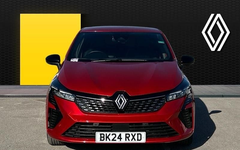 Used Renault Clio V Techno 90 HP (66 kW) 2024 Red  Hatchback
