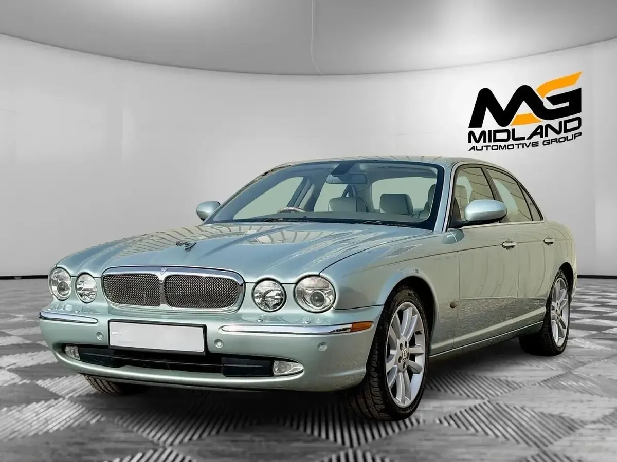 Used Jaguar XJ Sovereign 207 HP (152 kW) 2007 Silver Sedan
