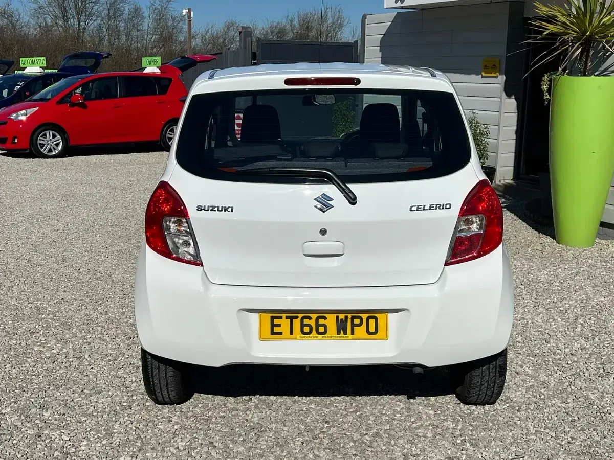 Used Suzuki Celerio 68 HP (50 kW) 2017 White Hatchback