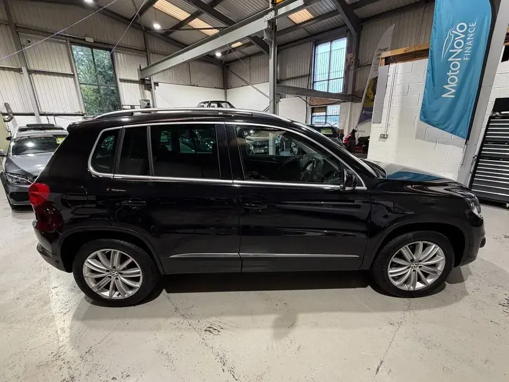 Used VW Tiguan SE 167 HP (122 kW) 2012 Black SUV