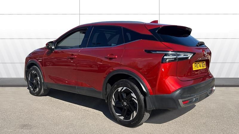 Used Nissan Qashqai N-Connecta 158 HP (116 kW) 2024 Red SUV
