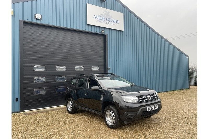 Black Used 2022 Dacia Duster Essentiel SUV | £10,990 (Good price) - Image 1/4