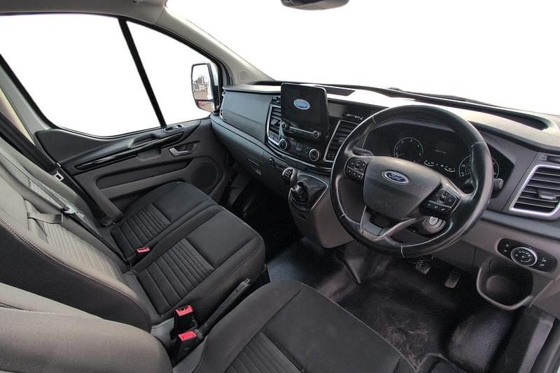 Used Ford Transit Custom Limited 130 HP (95 kW) 2021 White Van