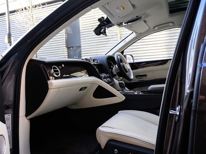 Used Bentley Bentayga 542 HP (398 kW) 2025 Grey SUV