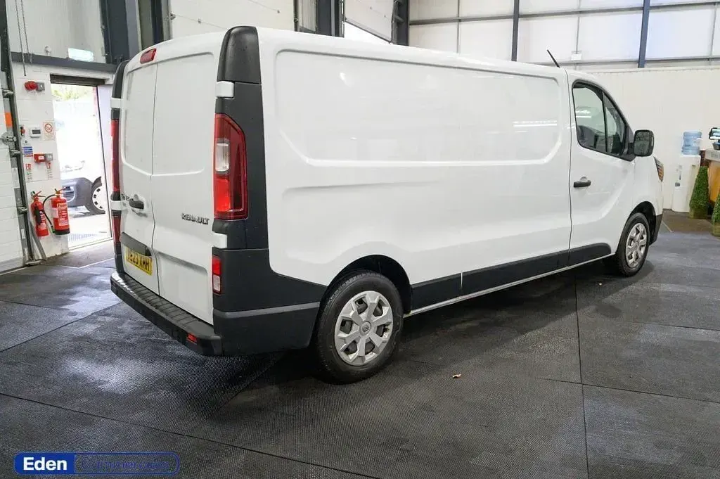 Used Renault Trafic 130 HP (95 kW) 2023 White