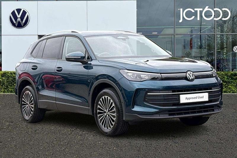 Blue Used 2025 VW Tiguan Match SUV | £32,748 (Expensive) - Image 1/4