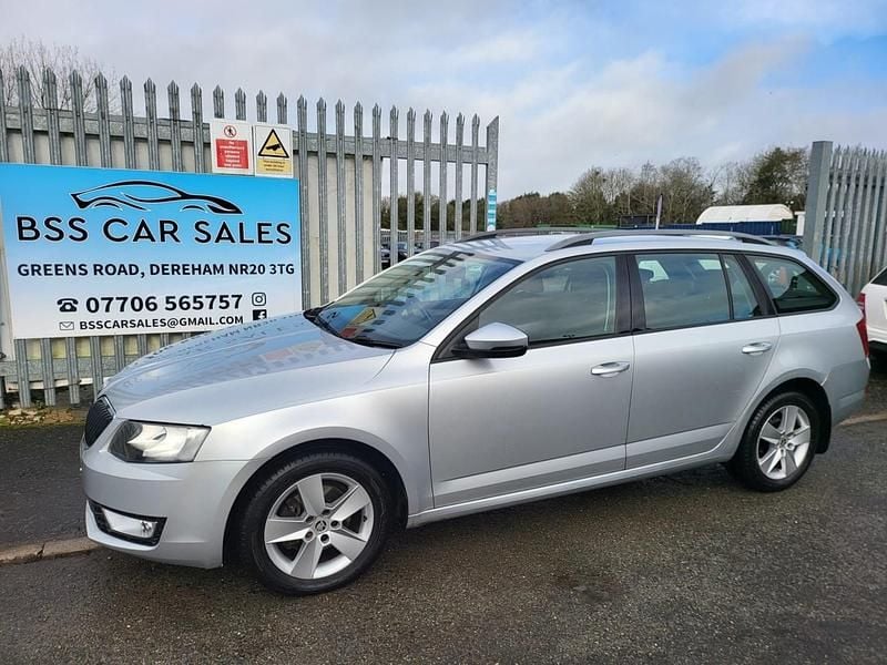 Used Skoda Octavia SE 105 HP (77 kW) 2013 Silver Estate