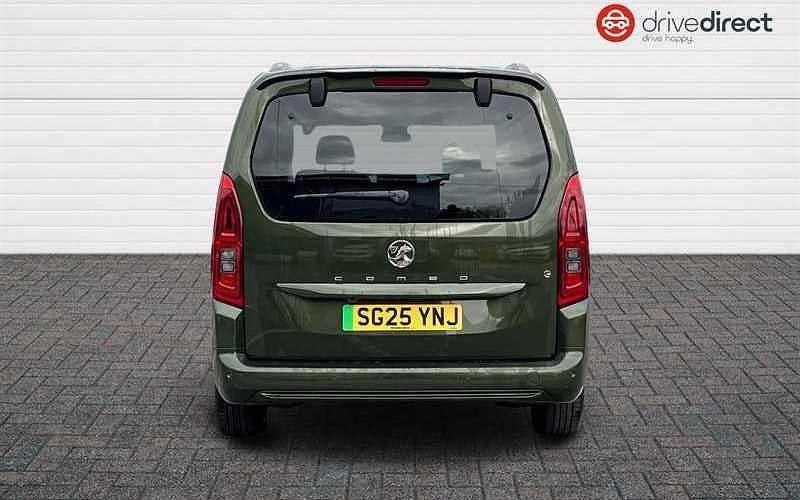 Used Vauxhall Combo Ultimate 100 kW (136 HP) 2025 Green MPV
