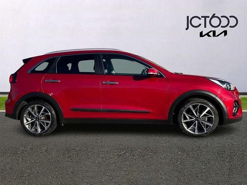 Used Kia Niro 141 HP (103 kW) 2021 Red SUV
