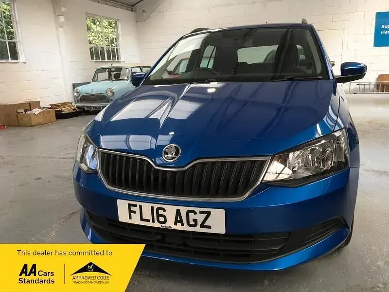 Used Skoda Fabia SE 110 HP (80 kW) 2016 Blue Estate