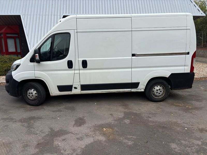 Used Peugeot Boxer 130 HP (95 kW) 2018 White Van