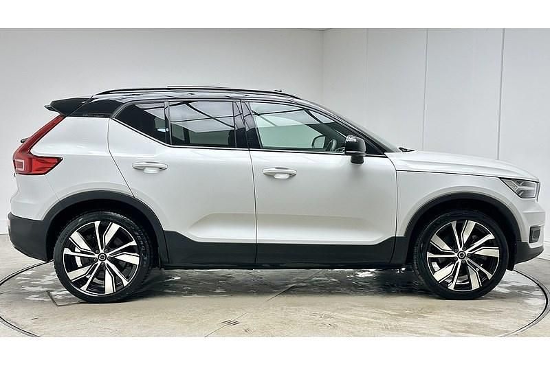 Used Volvo XC40 Pro 300 kW (408 HP) 2021 Crystal white SUV