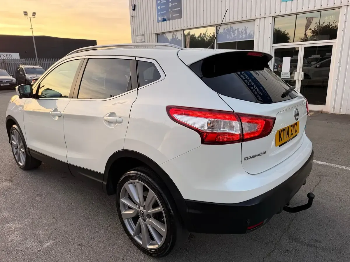 Used Nissan Qashqai Tekna 110 HP (80 kW) 2014 White SUV