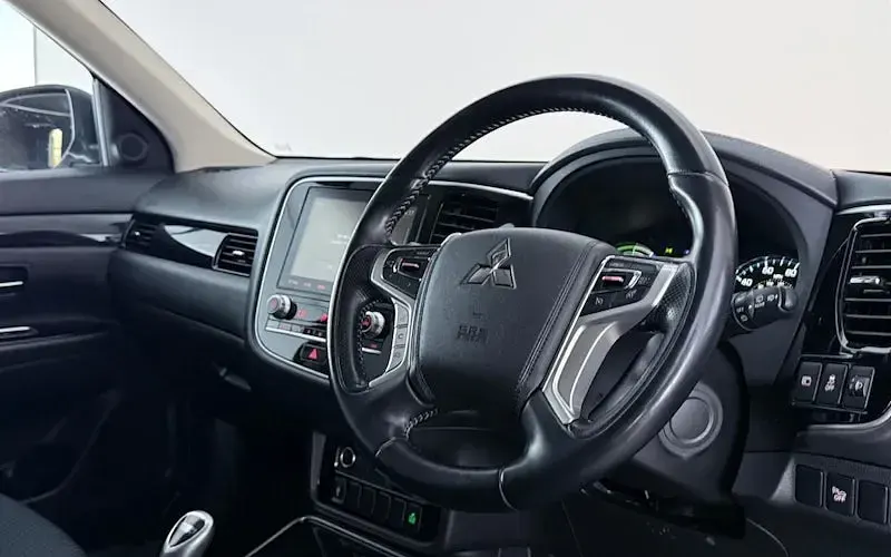 Used Mitsubishi Outlander P-HEV 224 HP (164 kW) 2020 Grey Estate