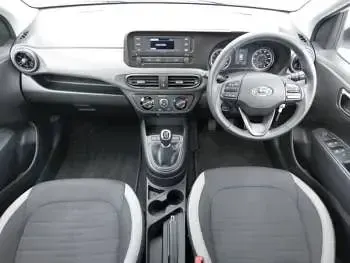 Used Hyundai i10 SE 67 HP (49 kW) 2023 White Hatchback