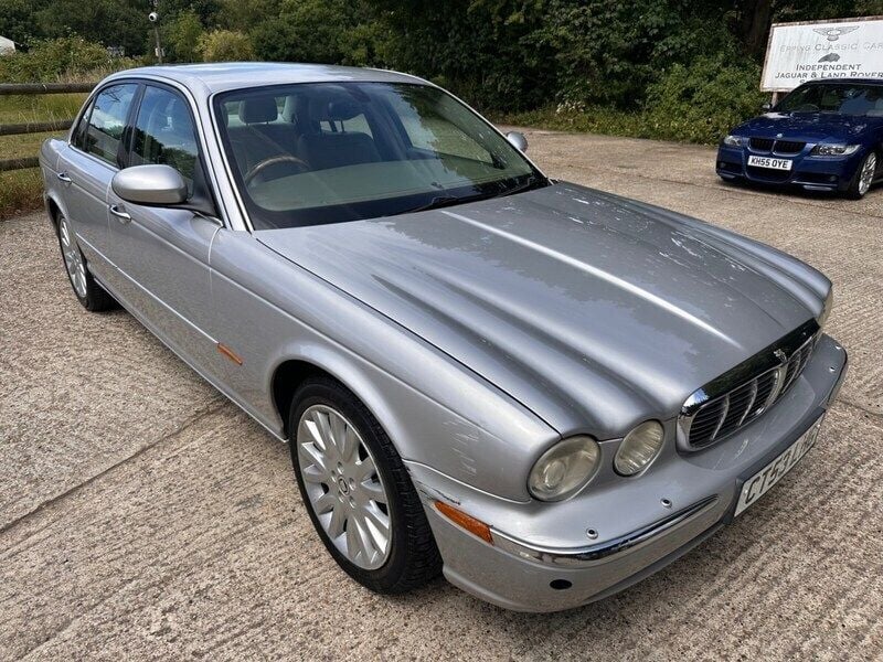 Silver Used 2003 Jaguar XJ8 SE Sedan | £3,495 - Image 1/4