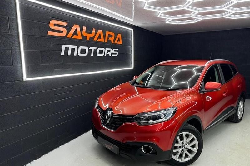 Red Used 2016 Renault Kadjar Dynamique SUV | £5,995 (Fair price) - Image 1/1