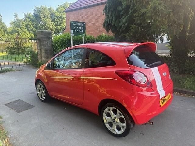 Używany Ford Ka 69 KM (50 kW) 2011 Czerwony Hatchback