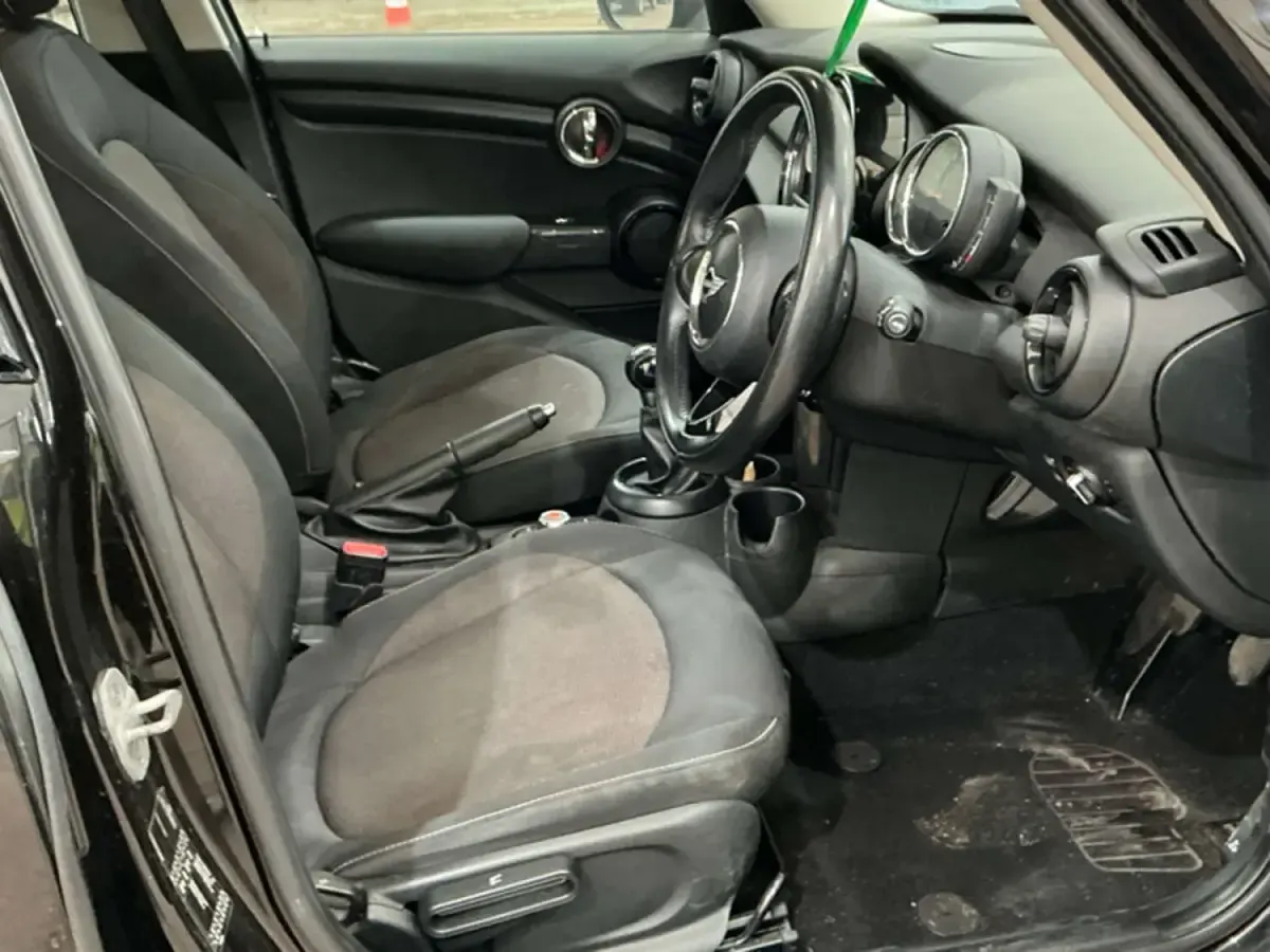 Used Mini ONE Hatch 102 HP (75 kW) 2018 Black Hatchback