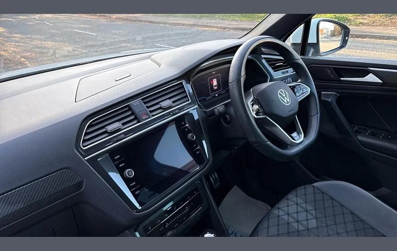 Used VW Tiguan R-line Edition 147 HP (108 kW) 2024 White SUV